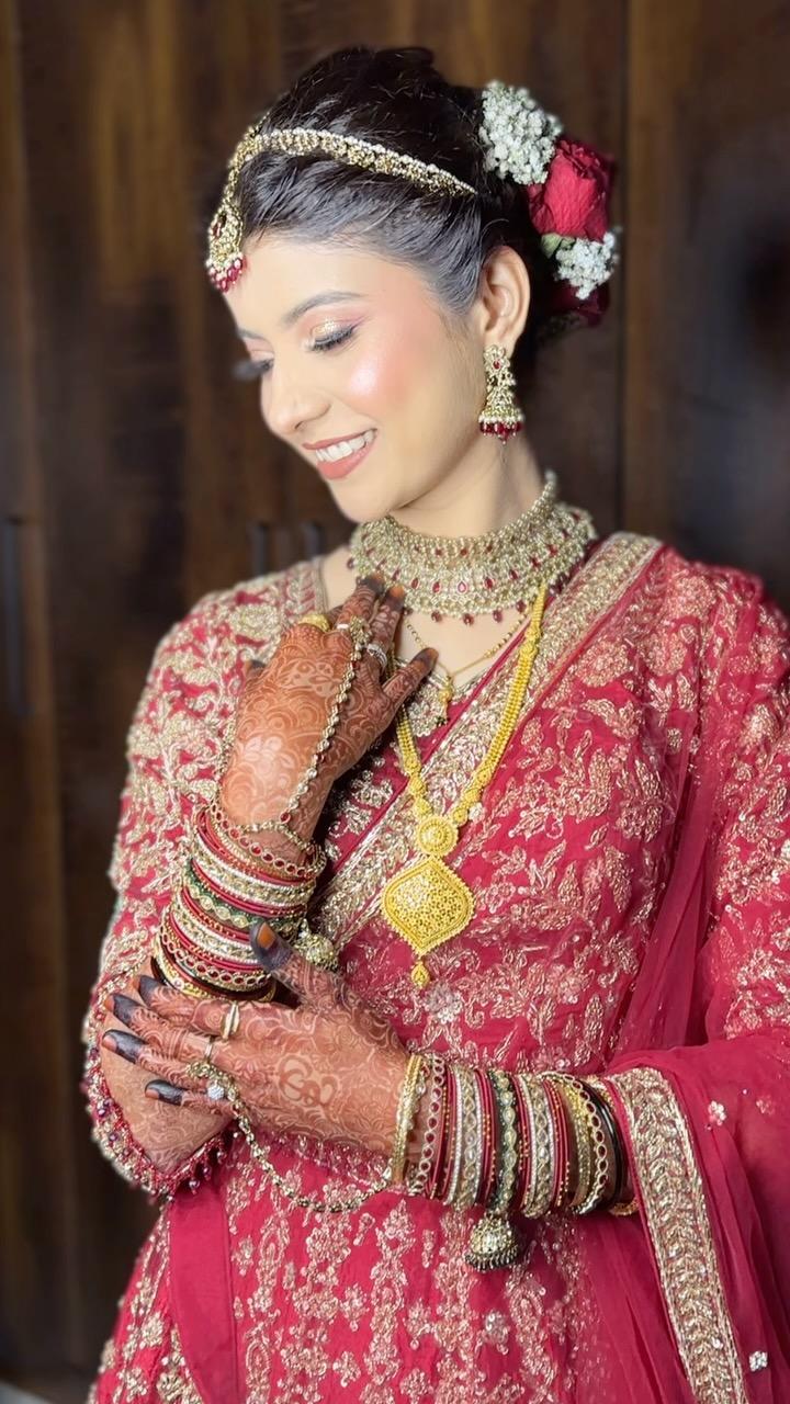 My Haseen Nikah bride Sumaiya!❤️

Mua makeupbysimra_ 
Hair tanvi_makeup_hair_artist