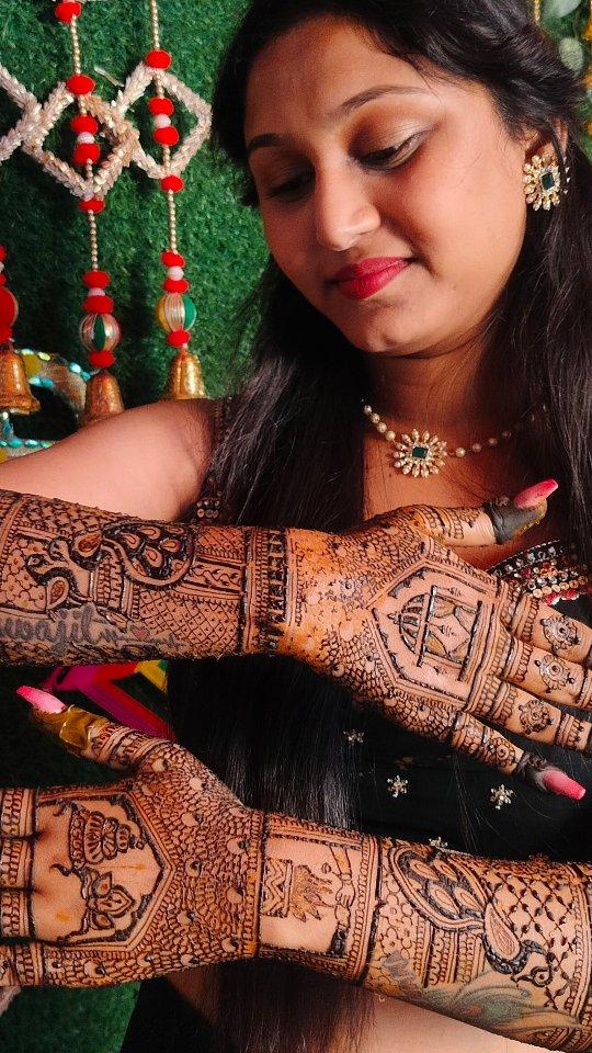 Bridal mehndi done by kavitamehendiartist 

Bride-__offical__sakshi__ ❤️
Booking is going on