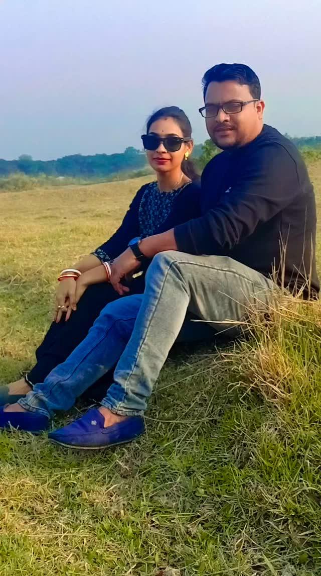 বছরের শেষ video 📷 
দেখতে দেখতে বছরের শেষ দিন টা তে পা দিয়ে দিলাম😍 , দুঃখ কষ্ট হাসিখুশি সবমিলিয়ে বছরটা ছিল  একটা স্মরণীয় ,😍 তাই আসছে বছর হাসিখুশি তে যেন থাকতে পারি সবাইকে নিয়ে ঈশ্বরের কাছে এই প্রার্থনা করি 🙏