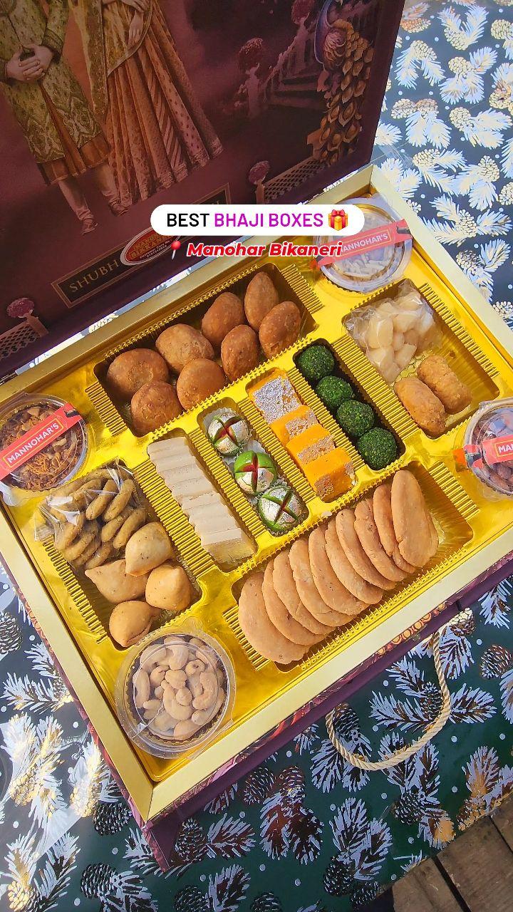 Share with your Friends and Family 😉 Get your own customised Bhaji Box from manohar_bikkaneri 😃

📍 Multiple Locations 

Follow capturingraw for more ❤️