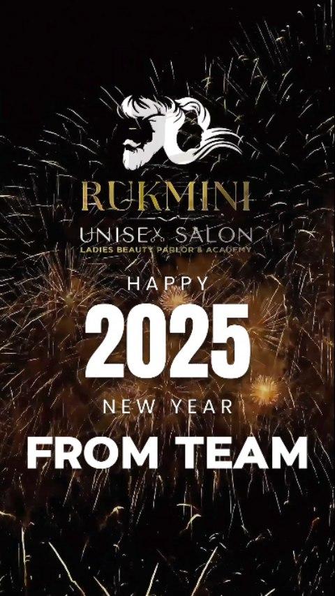 HERE'S THE TEAM OF rukmini_unisex_saloon✨ ALSO HAPPY NEW YEAR 🎊 
BOOK YOUR APPOINTMENT NOW! ☺️ 
•
📍Trying to find the best salon for your hair, Don't worry VISIT US NOW!!
•
📌Thakur Bari Road, Near Trends, HOJAI - 782435
•
🚩Book Your Appointment On - +91 7086174624
•
🎥A Video By visionstar_03