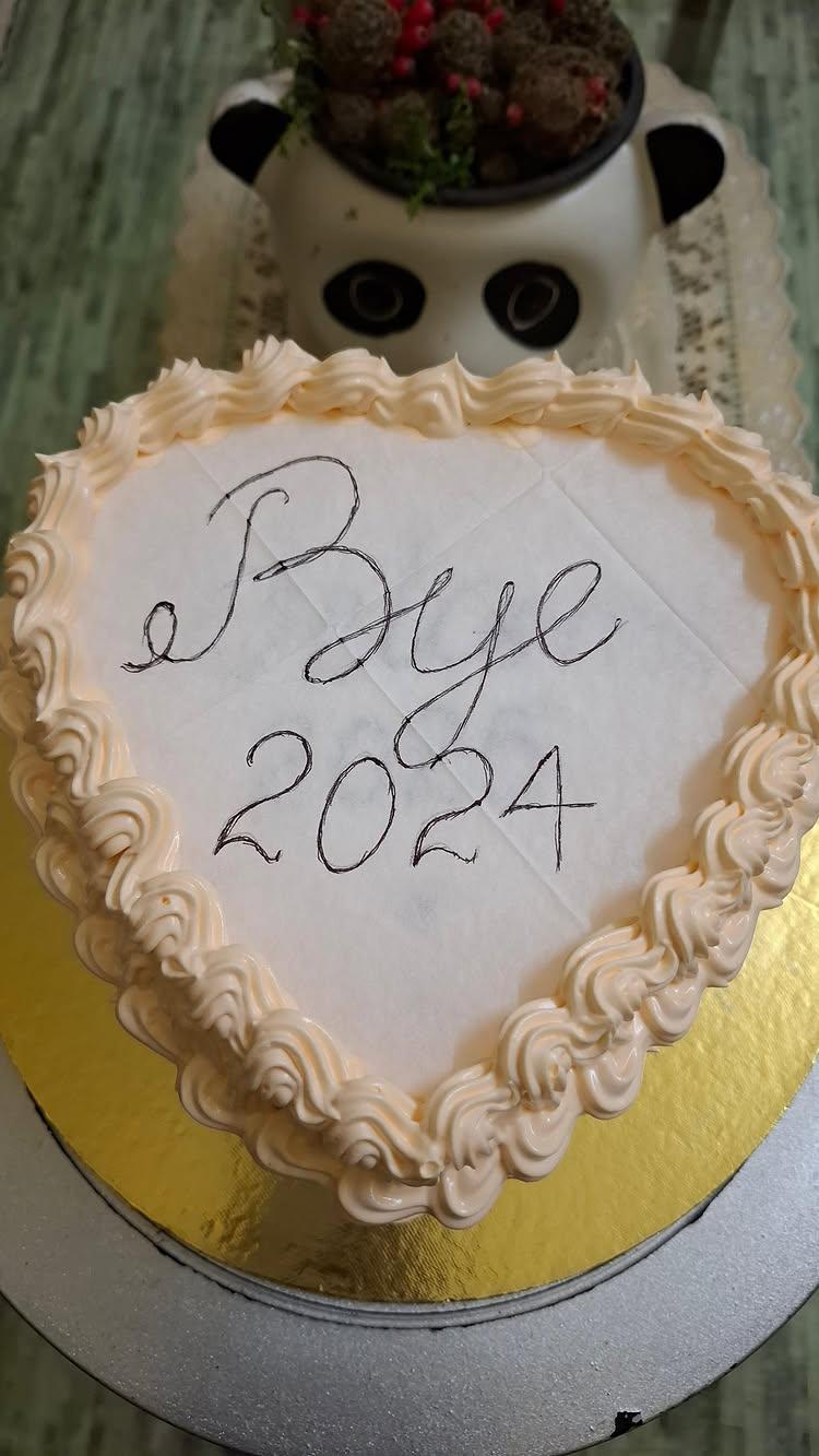 Byeee 2024…
Twas a good year ✨
Burning New Year cake 
DM for order/ call 8575186023