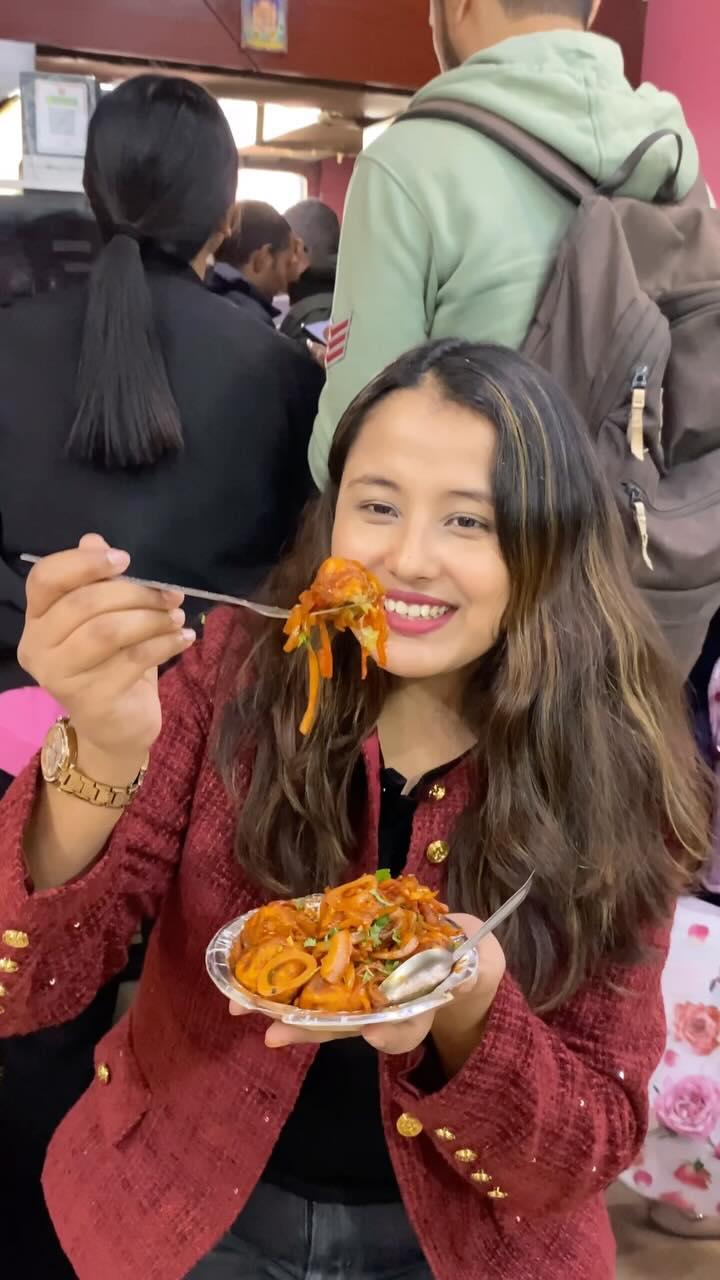 Gangtok’s Famous Fast Food😋🥰

Hasty Pure Veg 😍

📍Location- Gangtok lal bazar 3rd floor 

Follow hii_foodie__ for more food updates ❤️