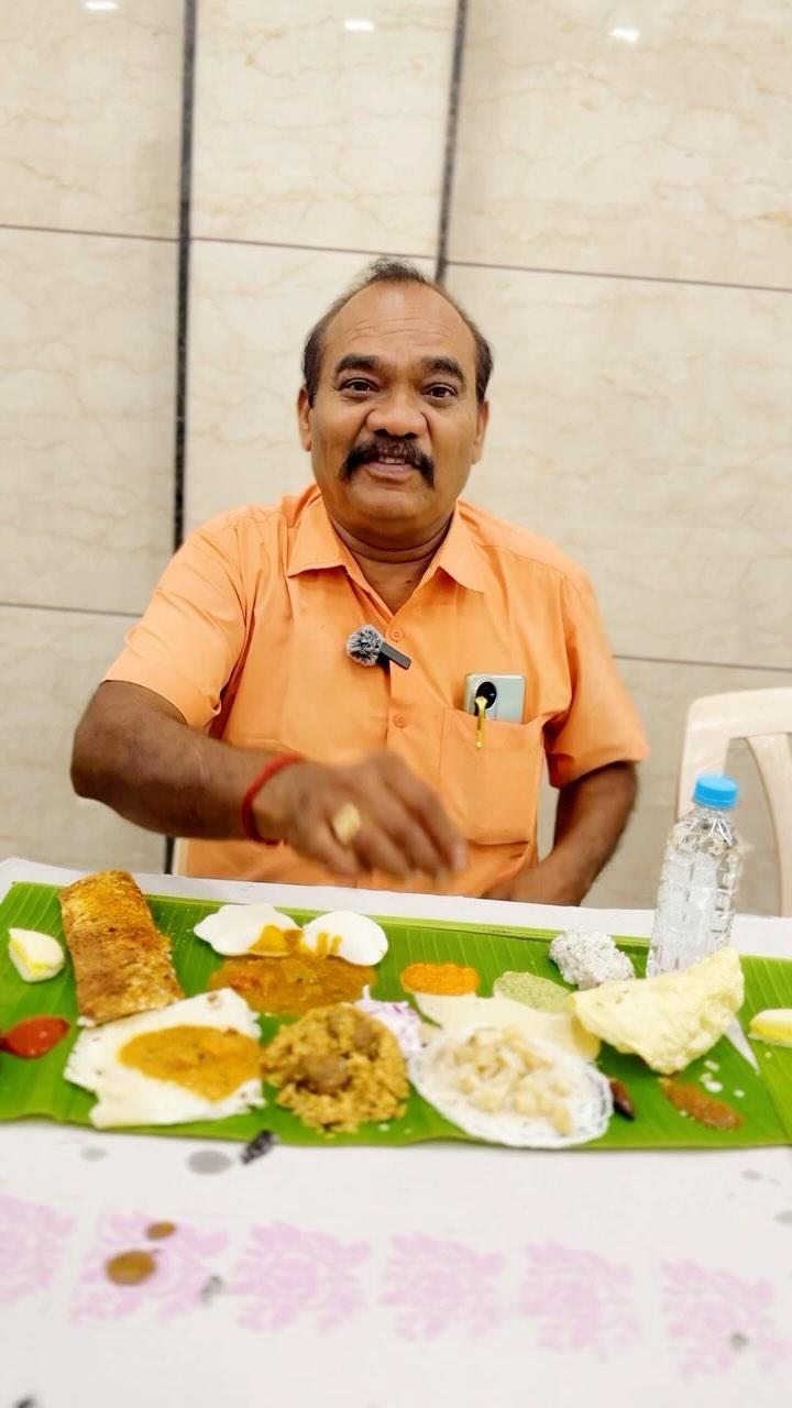 Today Dinner Krishna Gounder Kalyana Mandabam🔥

MENU 🛑

⭐️Veg Mutton Biriyani 
⭐️Onion Raita
⭐️Mysore Masal Dosai
⭐️Sweet(Malay Sandwich)
⭐️Idiyap 
⭐️Veg Paya
⭐️Ilaneer Idly
⭐️Coconut Chutney
⭐️Kaara Chutney
⭐️Pudhina Chutney
⭐️Veg Lolipop
⭐️Pappadam
⭐️Kambu Thayir Sadham
⭐️Sambar
⭐️Romali Rotti
⭐️Panneer Butter Masala
⭐️Inji Puli UruGai
⭐️Icecream (vennila,strawberry,chocolate)
⭐️Beeda
⭐️300ml Water Bottle 
⭐️leaf
⭐️Service 

Magisha Caterings & Event Management Coimbatore PH:9750528250