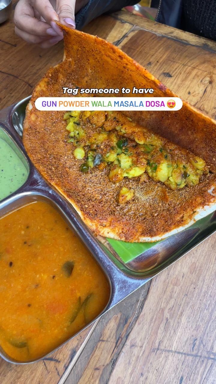 Location 👇 | Gun Powder wala Masala Dosa 😍 It's a Muuusssstttttt try 🤤
SAVE & SHARE it with your friends for future visit 😉

📍 Temple Street, Near Tilak Nagar Metro Station, Delhi 🇮🇳

DM capturingraw for any queries 💙
Follow capturingraw for more ❤️