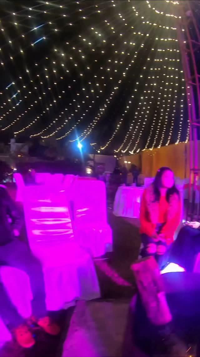 khushigupta_singer #reelsviralvideo❤️❤️❤️❤️ #instagram #reels #viralreels #theashahotel #newyear #party #enjoy theashabasti #basti #up51 #kateshwarpark the_road_show_up51