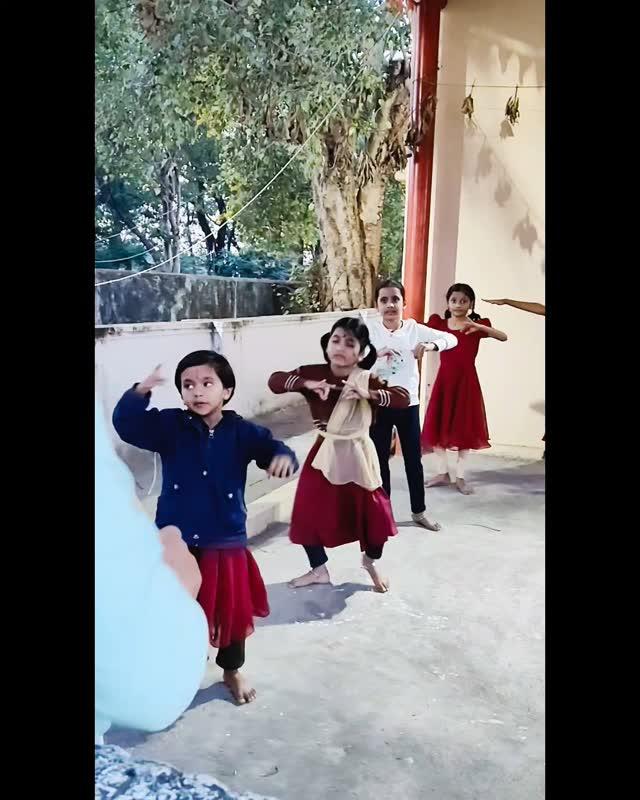 ✨✨✨💃💃

Yesterday my students dance steps practice video