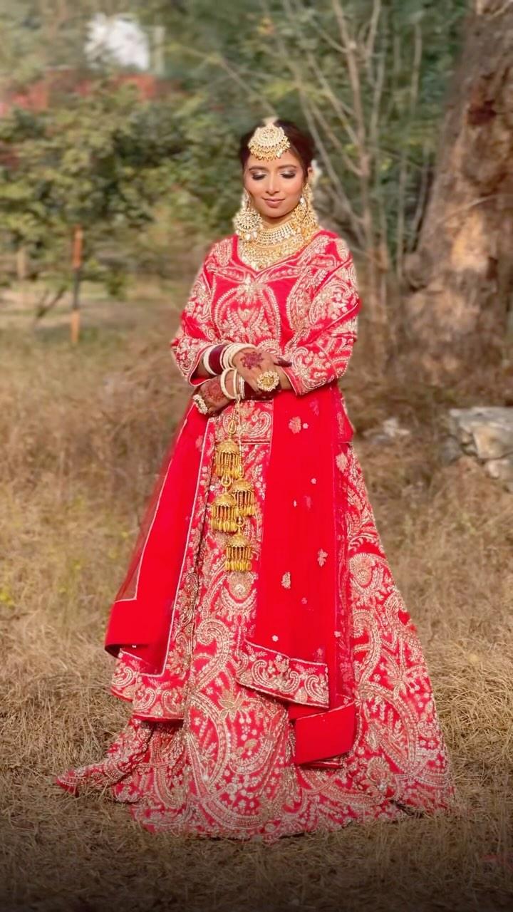 Beautiful Bride radiating elegance and charm in her stunning red attire❤️✨

Makeup- makeupbysangeet
Attire- titudihatti_official 
📷- edits.avi 

Bookings for glamorous makeover are open for 2025!
Get in touch at 7986572672 to make your dreams come true with a flawless makeover by Sangeet!