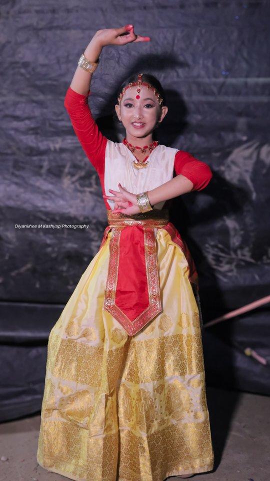 Won a prize in Rabha dance during school week
diyankhee_photography_video