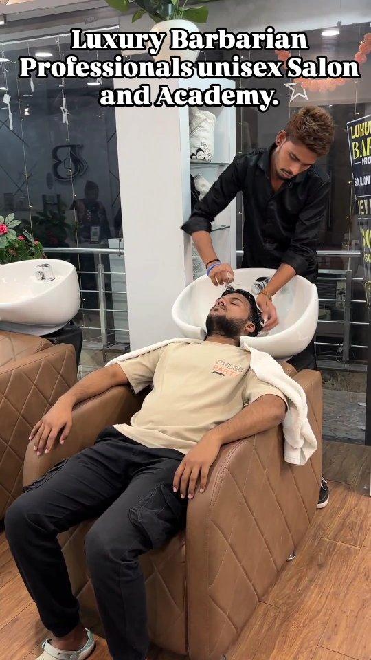 I visited*Luxury Barbarian Professionals unisex Salon and Academy* I must say it is one of the must visit places in wardha for grooming and styling
Location:* Rashi Pathology ke saamne, Pawde Chowk, Wardha
Branch 2:Arvi naka ,wardha 

For Appointment contact:7822828261