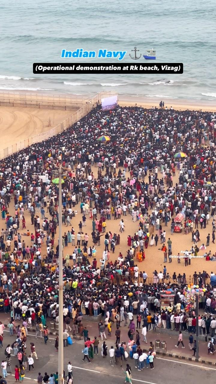 More than one lakh people attended for Navy day operational demonstration ⛴️⚓️🔥🔥🔥😍❤️❤️

Please follow vizag_entrepreneur page for more such content 

Credit📸 : vizag_entrepreneur