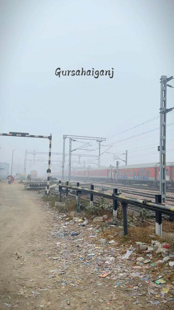 Kya hi view hai…🫶💖 gur_sahaiganj 

insta #instagram #instagood #instalike #instadaily #instafashion #instalove #explorepage #explore #explorepage✨ #railway #train #trainstagram #reels #reelsinstagram #réel #reelitfeelit #reelkarofeelkaro #reel #reelinstagram #viral #viralvideos #viralreels #travelphotography #travel #travelgram #tranding #love #gursahaiganj #kannauj gur_sahaiganj