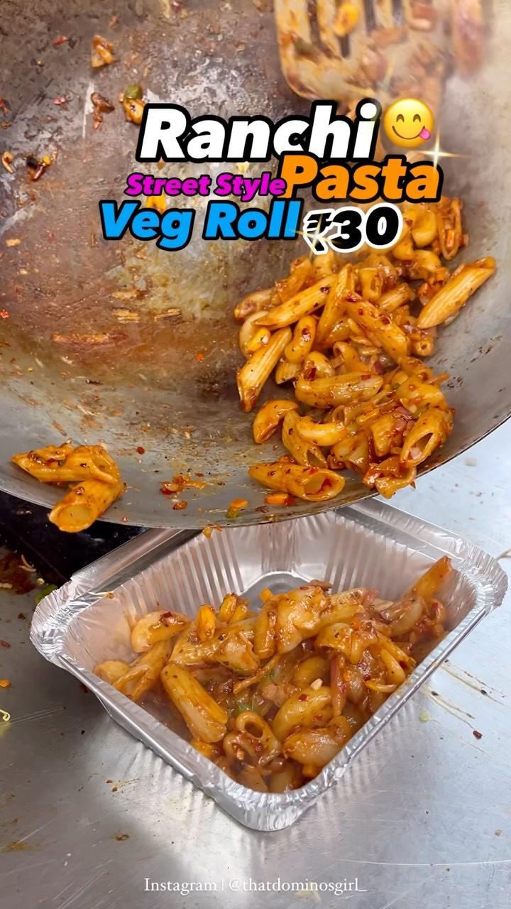 Ranchi mai Street Style Pasta & Veg Roll 😋

📍The Tasty Bites, opp
NIBM gali in Lalpur 

Pasta ₹40 (4/5⭐️) 
Veg Roll ₹30 (5/5⭐️)