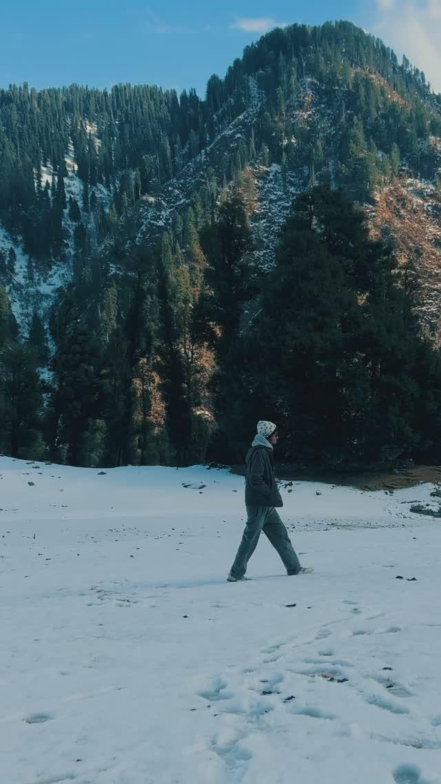 Lost in the beauty of a snowy wonderland “Kashmir”#
travel gulmarg