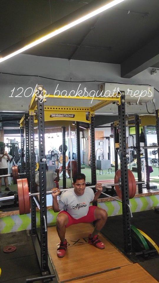 120kg backsquats reps