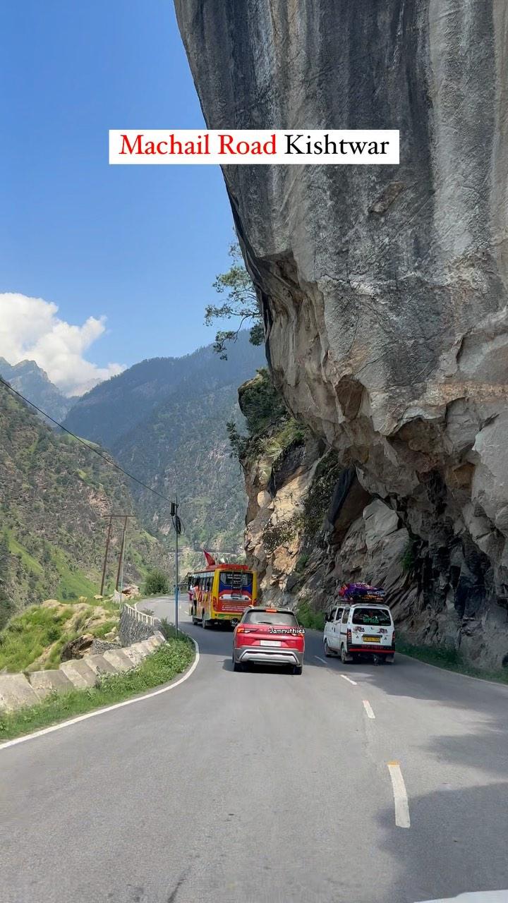 Dangerous Roads of Jammu 😲

Follow jammuttiies