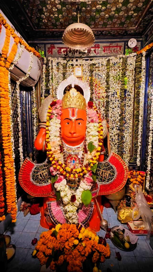 Hanuman ji ❤️

#Hanuman #ramji #hanumanji #tekrisarkarguna #bajrangbali #guna #bageshwardhamsarkar #hanumanji #ram #