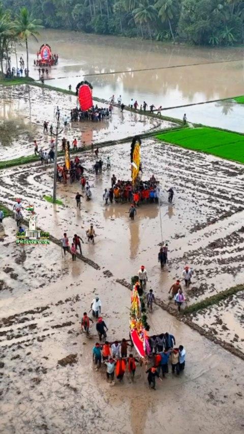 Konaseema Prabhala Teerdam 😍

prabhalatheertham #konaseema #konaseema_andalu #konaseema🌴 #pongal #pongalcelebration #sankranti #sankranthisambaralu #sankranthi #kanuma #jaggannathotaprabhalathertham❤️ #pappulavaripalem #avidi