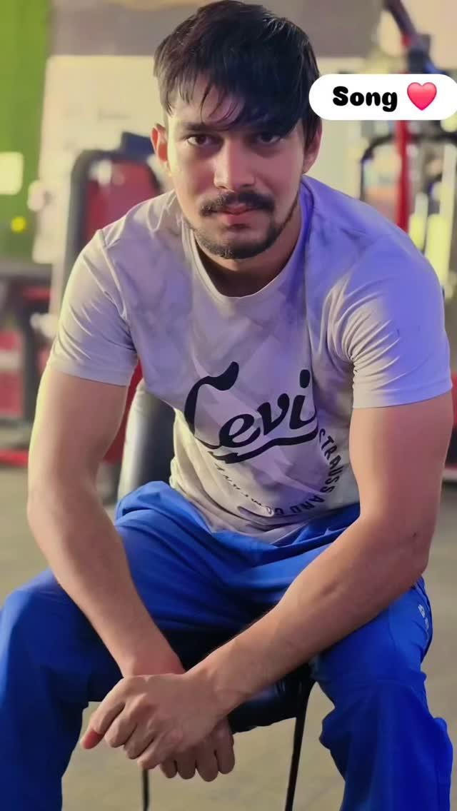 दिवार क्या गिरी मेरे कच्चे मकान की 
लोगों ने मेरे घर से रास्ते बना लिए
instagood #post #photography #virel #gym #video #me #hapur #trending pr.nav7299