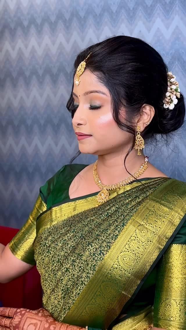 Makeup ☎️ 9827414228
retouch_makeover_by_lipsa 

Engagement bride “ M A N I S H A“

Mehendi aratimehandiartist