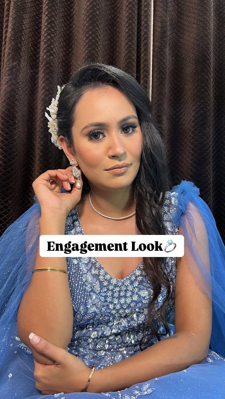 Engagement Bride 🦋 manniiiie 

Mua-  parikaurmakeover 
Hair - freelancing__makeup_by_preet 

Booking are open at parikaurmakeover In Hapur 
Party Makeup 
• Occassional Makeup
• Engagement Makeup 
• Reception Makeup 
• Bridal Makeup 

📞 8954775611 
Location- New Shiv Puri , Near Miniland School, Main Branch, Hapur 

Book your big day With me before all slots get Booked!!