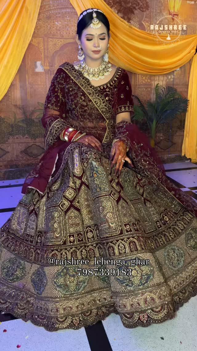 Bridal lehenga booking start !!! 
Dm Or 📞7987339183

Mua: gloss_makeover 
Lehenga: rajshree_lehenga_ghar 
Jewellery: rajshree_lehenga_ghar