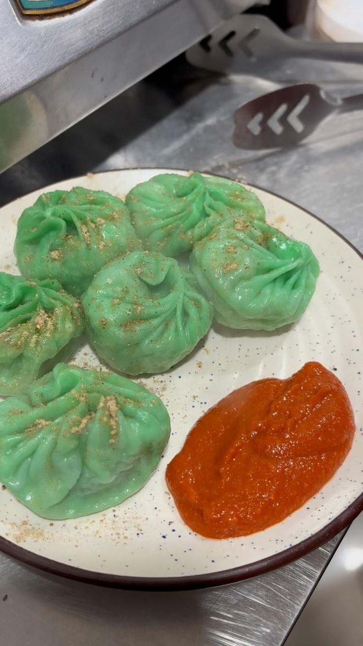 When life gives you dough, fill it with savory goodness
Steaming hot momos, perfect for a chilled-out day
Location :- Bakeio Cafe, Mk Plaza, Hansi Road, Oppo
Vijay Electronics, Bhiwani 📍