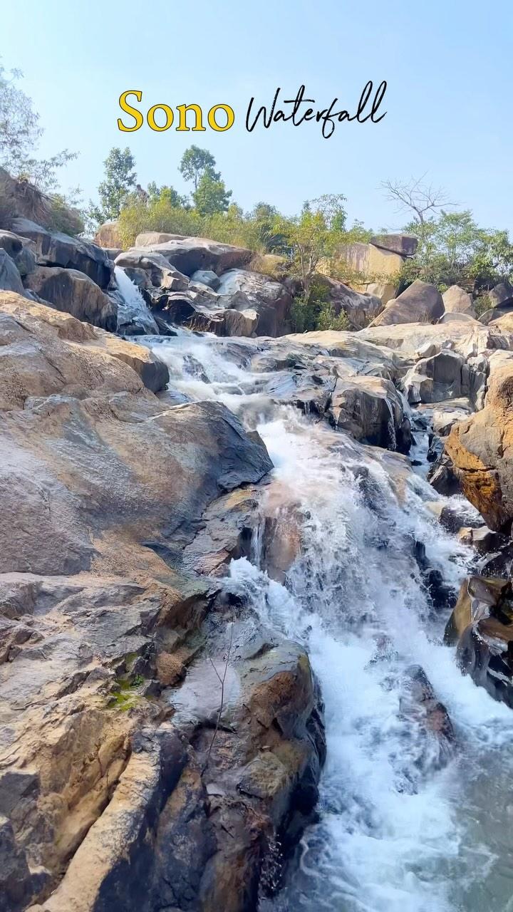 Sono waterfall Gumla 
Tourist attraction in Ludamkothatoli, Jharkhand