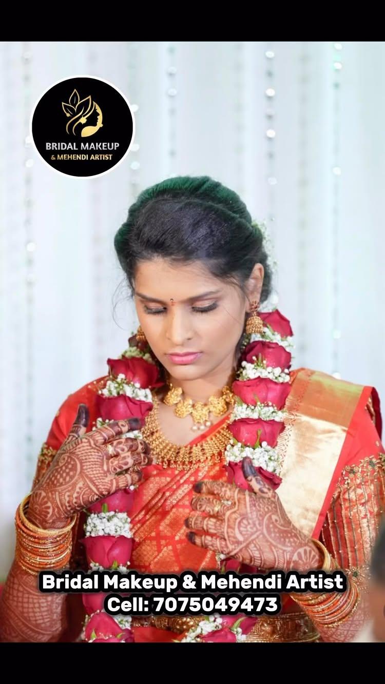 Professional Bridal Makeup Artist
Our Services
👉Bridal Makeup
👉Mehndi Designs
For Bookings
Dm bridal_makeupartist_srpt
Or
Call 7075049473