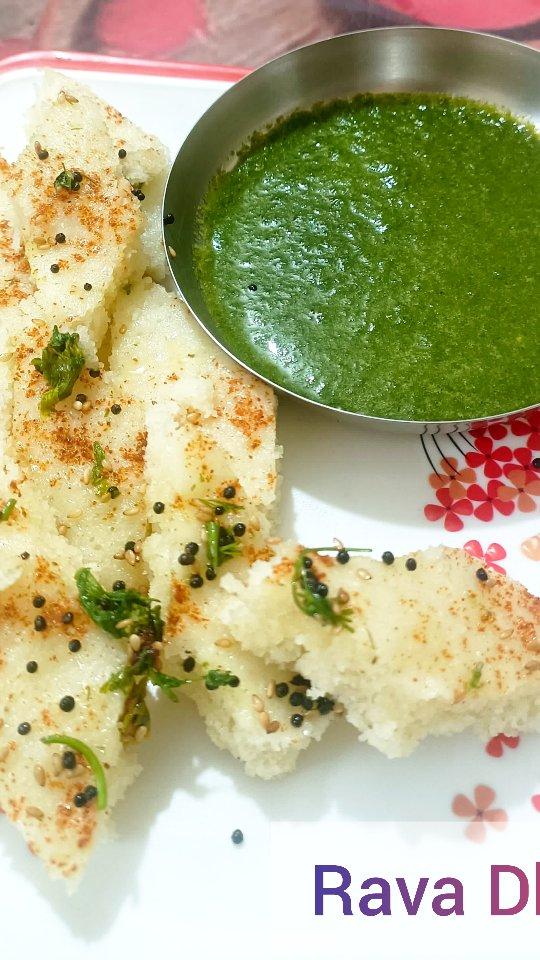 🎥 Quick & Healthy Snack: Rava Dhokla with Coriander-Ginger Chutney! 🌱✨

🚨 Craving a light yet filling snack? This fluffy Rava Dhokla paired with zesty coriander-ginger chutney is perfect for your taste buds and health goals!

📝 Ingredients for Rava Dhokla

Semolina (rava)

Curd

Ginger-green chili paste

Eno

Spices & herbs

📝 For the Chutney

Fresh coriander leaves 🌿

Ginger 🫚

Green chilies 🌶️

Lemon juice 🍋

Salt to taste

🍽️ Method:
1️⃣ Prepare the batter for dhokla and let it steam
2️⃣ Whip up the chutney in minutes while your dhokla cooks
3️⃣ Serve hot with the fresh, tangy chutney
Healthy, quick, and ideal for weight management or diabetes-friendly snacking!

📌 Save this reel for your next snack experiment!

Follow holisticakshay and contact us for customized diet plans tailored to your needs
Let’s keep it healthy and delicious! ❤️