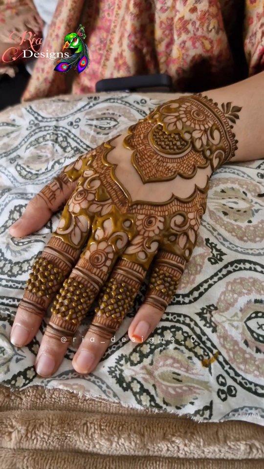 Registration available for online classes💕
Online classes will start on January 15🫶
Basic to advance course 

Ranchi 📌 
DM or Contact 9241808402 for more details 
Bridal mehendi artist