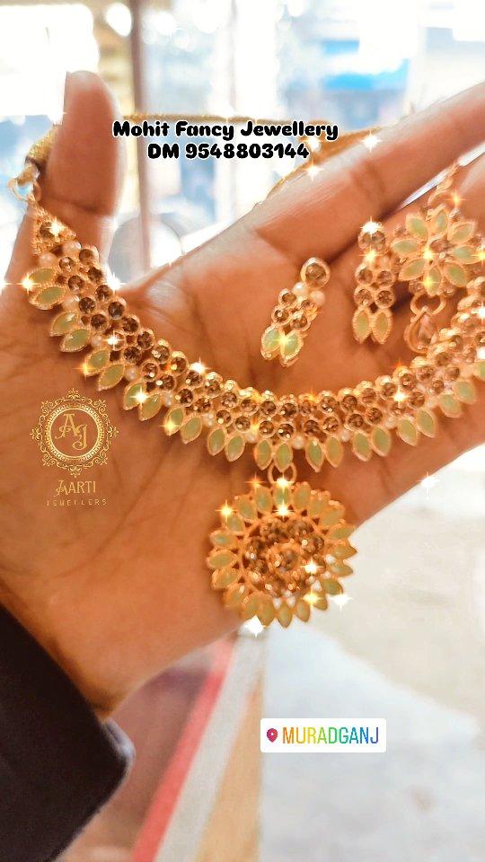 ✨Mohit Fancy Jewellery✨
Store Name - आरती रोल्ड गोल्ड एवं फैंसी ज्वैलरी 
Beautiful Necklace Set With Earrings 😍
 For Online Order What'sapp-9548803144 
Store Add - पुलिस चौकी के सामने, औरैया रोड, मुरादगंज