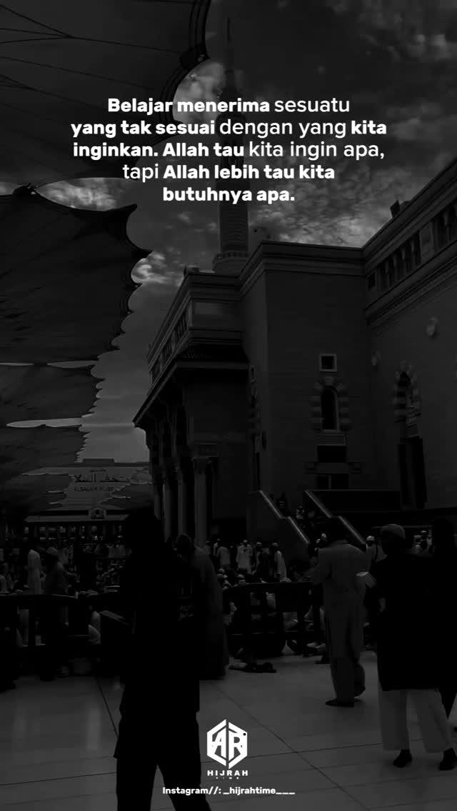 Allah selalu mengetahui apa yang kita tidak ketahui✨

Allah Subhanahu wa Ta'ala berfirman:

كُتِبَ عَلَيْكُمُ الْقِتَالُ وَهُوَ كُرْهٌ لَّكُمْۚ وَعَسٰٓى اَنْ تَكْرَهُوْا شَيْـًٔا وَّهُوَ خَيْرٌ لَّكُمْۚ وَعَسٰٓى اَنْ تُحِبُّوْا شَيْـًٔا وَّهُوَ شَرٌّ لَّكُمْۗ وَاللّٰهُ يَعْلَمُ وَاَنْتُمْ لَا تَعْلَمُوْنَࣖ 

"Diwajibkan atasmu berperang, padahal itu kamu benci
Boleh jadi kamu membenci sesuatu, padahal itu baik bagimu dan boleh jadi kamu menyukai sesuatu, padahal itu buruk bagimu
Allah mengetahui, sedangkan kamu tidak mengetahui
Al-Baqarah (2): Ayat 216)

Halal to save & share
😊 Untukku sebelum untuk dirimu
😇 Untuk faedah lainya follow:
_hijrahtime___

Semoga bermanfaat

باَرَكَ اللهُ فيك جَزَاكُمُ اللهُ خَيْرًا كَثِيْرًا