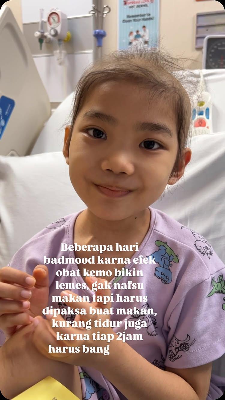 06-01-2025 kemoterapi cycle kedua
Kalau kurang tidur bawaanya badmood seharian, nah ini yang bahaya karna mami selalu salah disetiap saat 😭😭😭

bantuhannahsembuhdaricancer #hannahpastibisa #pejuangcancer #pejuangkankeranak #kanker #cancer #ca #orangbaik #godisgood #loveislove #cancersurvivor #fyp #fypシ #viral #jangkauan #jangkauanluas #