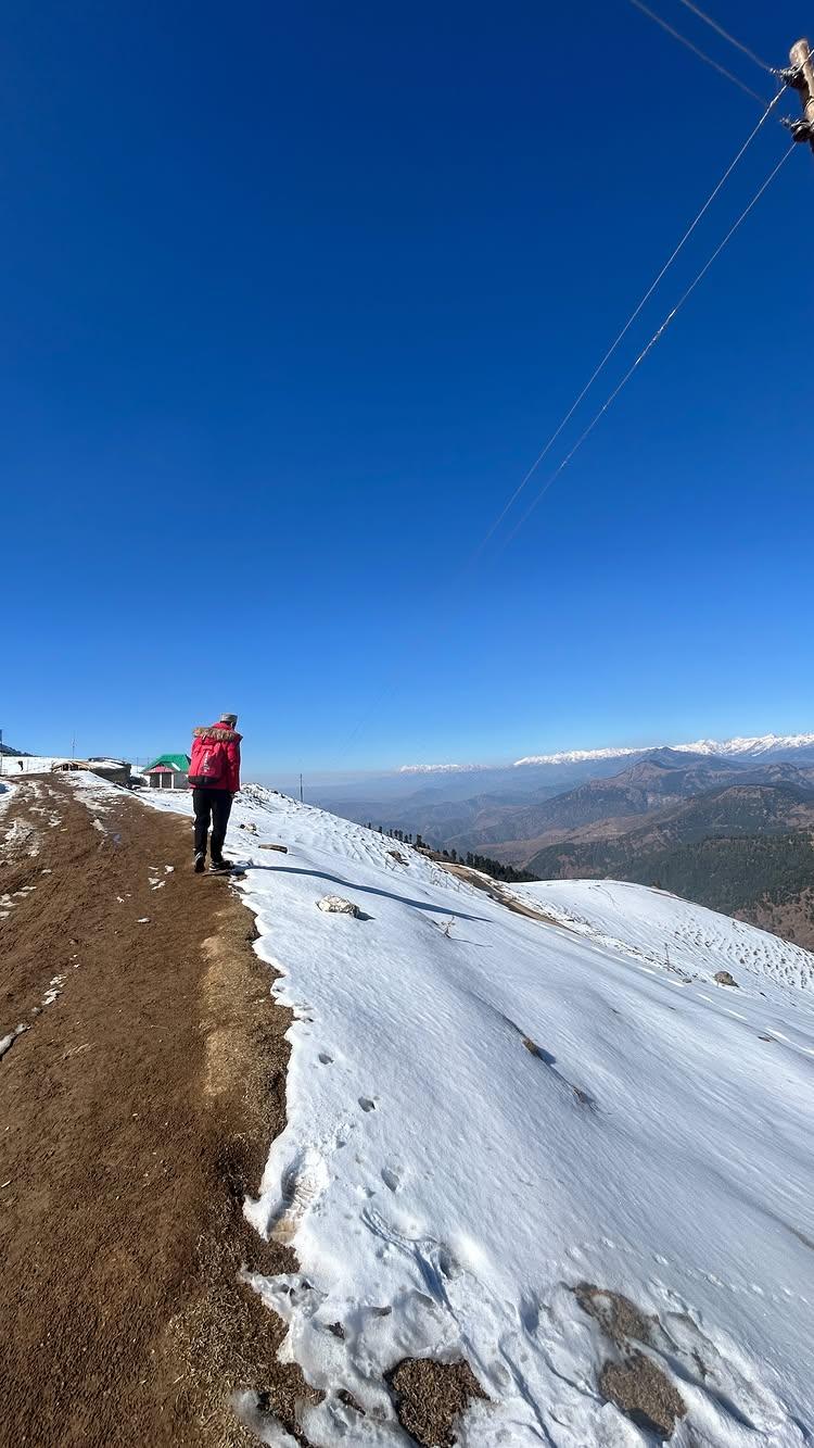 Parashar lake 
Enjoy free snow gypsy ride with #fogghill in