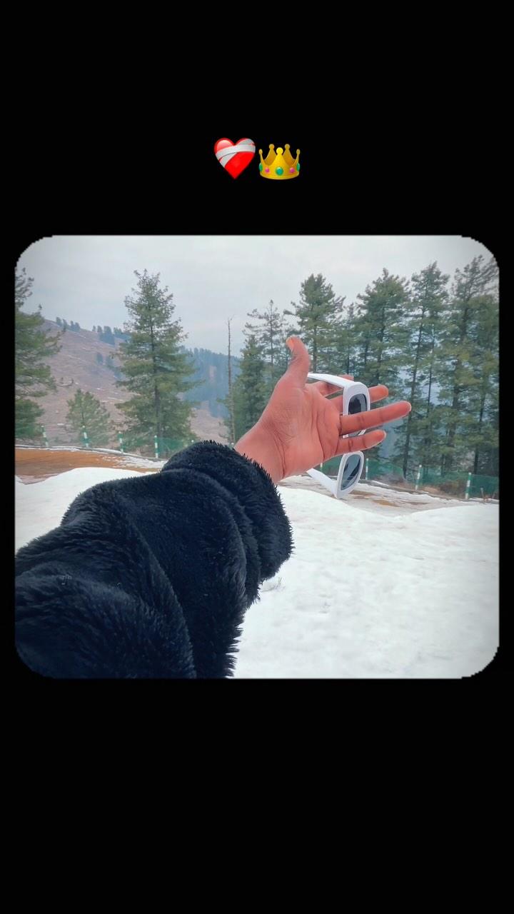 ……❤️‍🩹

snowfall 
#kashmir 
#jammu 
#travelphotography 
#vibes 
#katra 
・ #trending
・ #viral
・ #instagram
• #explorepage
• #explore
• #love
• #instagood
• #fashion
•