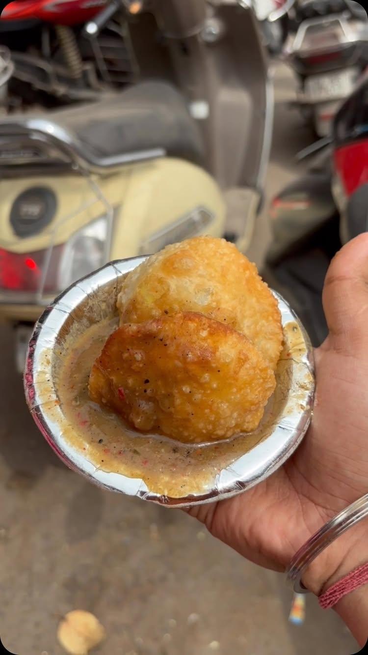 Dhakkan wali kachori📍
Shahdara✅