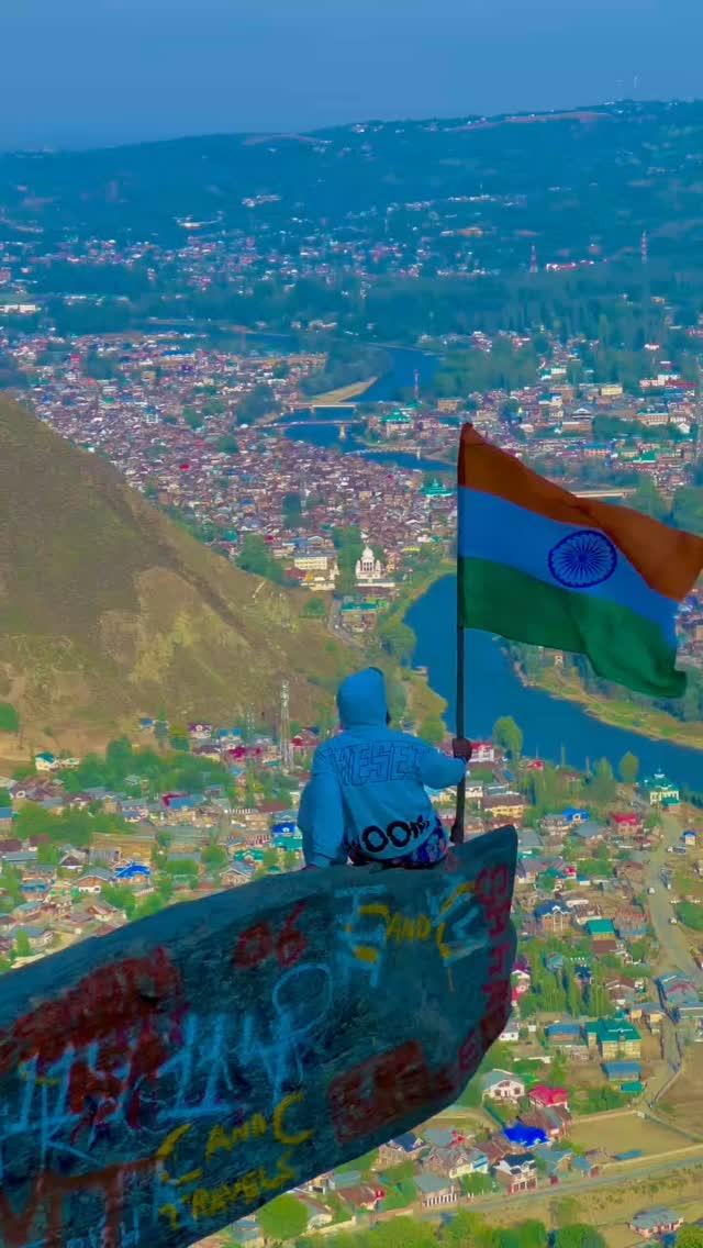 Happy Republic Day in Advance to All Indian🇮🇳Fans❤️

reelsinstagram #reels #reelitfeelit #reelsvideo #trending #travel
#travelphotography #trendingreels #trip #viral #video #kashmir