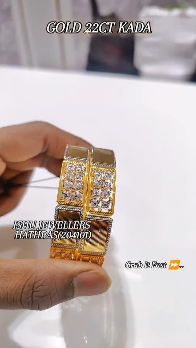 GOLD FANCY 22CT KADA 

-DM ME FOR ANY QUERY 
-📍 OPPOSITE KOMAL COMPLEX, BAGLA MARG(HATHRAS(204101)
-📱9412414141 / 9997770435