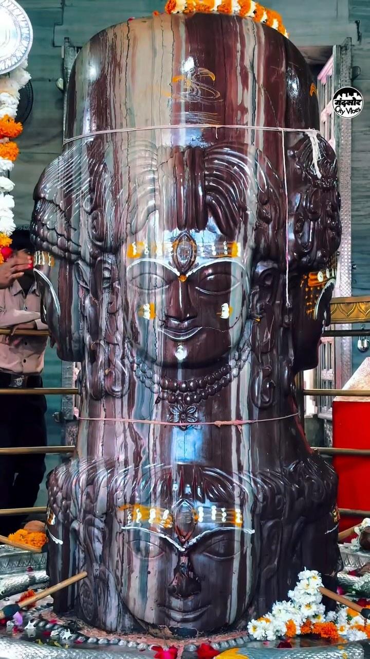 “शिव ही सत्य हैं, शिव ही अनंत हैं! हर-हर महादेव! 🔱जय श्री पशुपतिनाथ महादेव 🙏🚩जय गौरीशंकर जी 🚩❤️