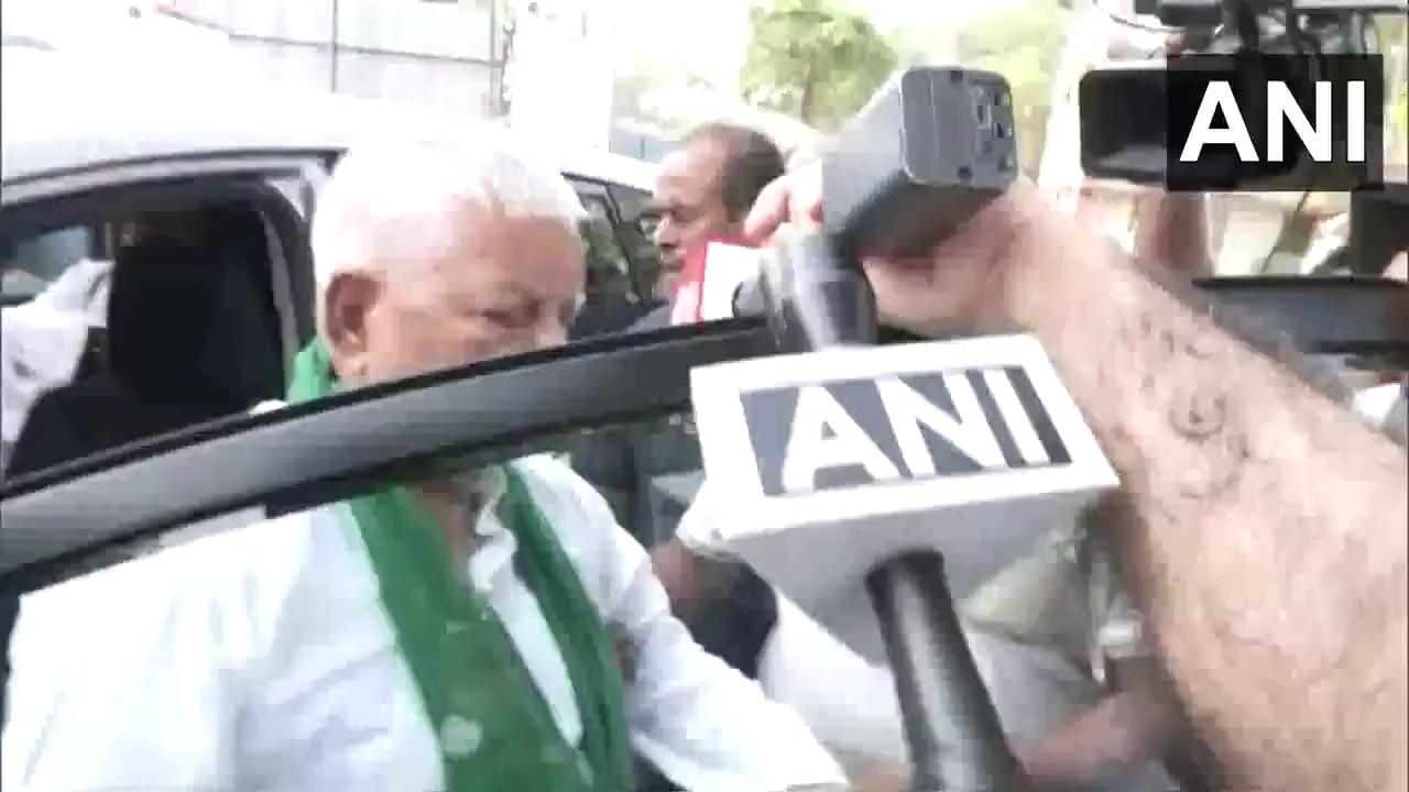 Bihar: RJD chairman #LaluPrasadYadav, #RabriDevi, their daughter, and party candidate Rohini Acharya, who is running for the Saran Lok Sabha seat, arrive at a Patna voting center to cast their votes.