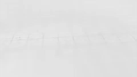 વડોદરા શહેરના આજવા રોડ પર ખાતે આવેલ ફાતિમા કોમ્પલેક્ષમાં છેલ્લા કેટલાક દિવસોથી ગંદુ પાણી આવતુ હોવાના કારણે રહીશોએ પાલિકામાં ફરિયાદ કરી હતી. ત્યારે પાલિકાના કર્મચારીઓએ આવીને પાણીની લાઈને કાપીને જતા રહેતા અંદાજે 300 જેટલા મકાનના રહીશોએ ભર ઉનાળે પાણી વિના ભારે હાલાકી વેઠવી પડી રહી છે.
.