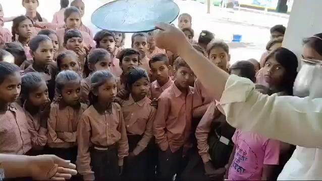 'पीएम श्री विद्यालय मयंदीपुर' में आज बच्चों को विज्ञान- शिक्षक सम्मानित श्री राजेश सिंह द्वारा वायुदाब/पृष्ठ तनाव की अवधारणा को प्रयोग -विधि से समझाया गया।
Excellent
ब्लाक-बक्सा!
जौनपुर!
जयहिन्द
एक अच्छे मन की जरूरत होती हैं