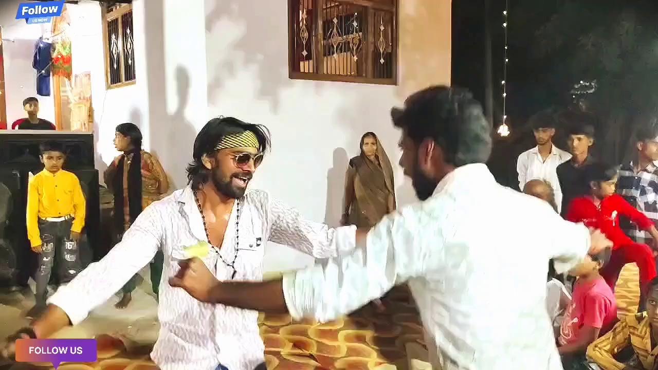 जौनपुर शादी में दो भाइयों ने किया भोजपुरी गाने बहुत ही जबरदस्त कमरतोड़ डांस